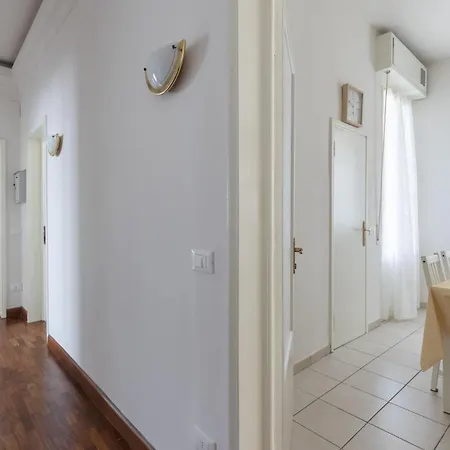 Family Large In Appartamento