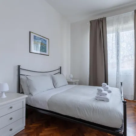 Family Large In Apartment Florence