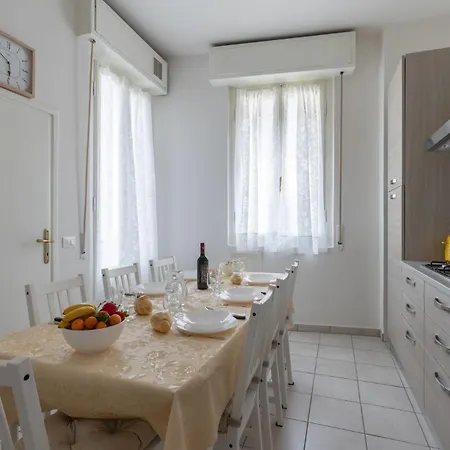 Family Large In Apartment Florence