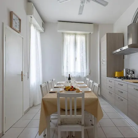 Apartment Family Large In
